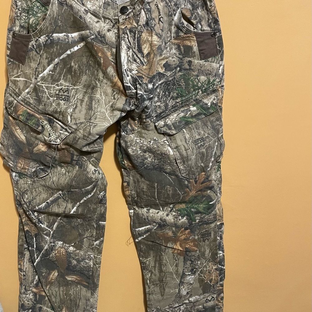 Magellan Outdoors Men's Woodland Camo Cargo Pants - Picture 1 of 5